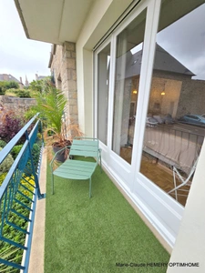 Dinard, Marché, au calme, T2 rénové de 48m² avec grand balcon et cave. Plages et commerces à pied
