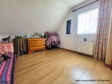 Dinard: Maison de 89m² avec garage sur jardin clos de 353m². 4 chambres. plages et commerces à 15 minutes à pied