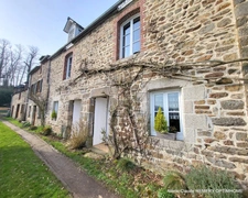 Plouer sur Rance, jolie maison de pierre de 143m² avec 4 chambres en suite et jardin en direct des berges de la Rance