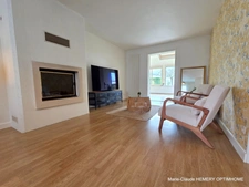Maison de 124m² carrez bien entretenue sur jardin clos de 700m²: chambre en suite au rez de chaussée, garage. Au calme.