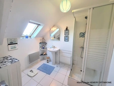 Pleurtuit coté Dinard, maison en pierre  de 129m² offrant un superbe séjour, 4 chambres, un bureau et joli jardin sud.