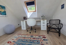 Univers champêtre pour cette jolie Propriété de 129m² rénovée avec soin sur jardin de 937m² , appartement indépendant.