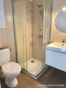 Maison de 101.52 m² plus une véranda de 14.50m² sur jardin clos de 552 m², 4 chambres. plages et commerces à pied