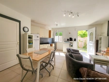 Dinard, St Enogat , Port blanc, maison de 43.5m² avec 2 chambres et jardinet prête à vivre. Plages et commerces à pied