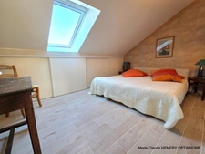  SAINT BRIAC SUR MER:Appartement de 69m², 4 pièces, terrasse et balcon ensoleillées, deux stationnements 