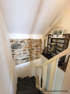 Pleurtuit coté Dinard, maison en pierre  de 129m² offrant un superbe séjour, 4 chambres, un bureau et joli jardin sud.