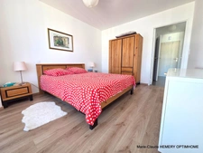 Dinard Médiathèque, appartement T2 de 50.08 m² exposé Sud Est au quatrième étage avec ascenseur. Cave et garage