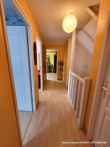 Pleurtuit coté Dinard, maison en pierre  de 129m² offrant un superbe séjour, 4 chambres, un bureau et joli jardin sud.