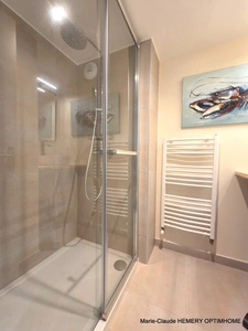 Dinard, Thalassothérapie, belle Villa BBC de 202m² sur parcelle de 400 m² clôturée et paysagée. Rénovation récente de qualité.
