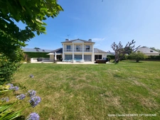Dinard,St Lunaire, plage de La Fourberie, Maison rénovée de 226m² sur jardin clos de 2000 m² à l'abri des regards.