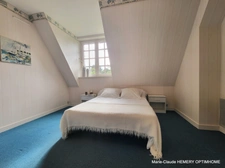 Dinard, Le Prieuré, Villa de caractère de 270m² , chambre en suite au RDC sur son parc clos arboré de 3000m². Garages