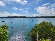 La mer vous fera voir toutes ses couleurs de cette Propriété de 1ère ligne offrant des points de vue exceptionnels