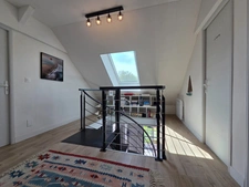 Univers champêtre pour cette jolie Propriété de 129m² rénovée avec soin sur jardin de 937m² , appartement indépendant.