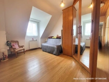 Dinard: Maison de 89m² avec garage sur jardin clos de 353m². 4 chambres. plages et commerces à 15 minutes à pied