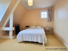Dinard, Le Prieuré, Villa de caractère de 270m² , chambre en suite au RDC sur son parc clos arboré de 3000m². Garages