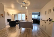 Dinard centre : Appartement T3 de 83m² - 3ème étage avec ascenseur- Résidence récente. Vendu avec un parking 