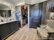 Dinard, Propriété rénovée de 252m² avec maison d'amis et deux garages sur jardin clos de 1700m² à l'abri des regards