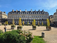 Rennes – Place du Parlement de Bretagne  Appartement exceptionnel de 103 m², rénové avec éclat – Ascenseur et cave