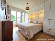Dinard, Marché, au calme, T2 rénové de 48m² avec grand balcon et cave. Plages et commerces à pied