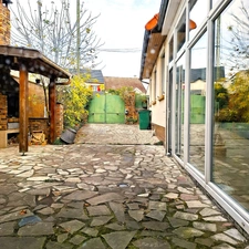 Maison de ville avec jardin, garage et potentiel d'évolution