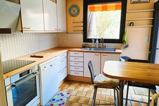 Maison bourgeoise avec jardin intimiste, garage, piscine