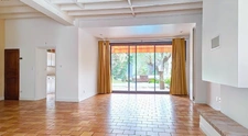 Maison bourgeoise avec jardin intimiste, garage, piscine
