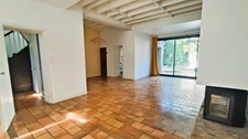 Maison bourgeoise avec jardin intimiste, garage, piscine