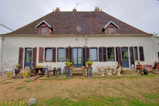 Maison de caractère du XVIIIᵉ siècle à Chemin – Charme et Authenticité 