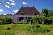 Maison de caractère du XVIIIᵉ siècle à Chemin – Charme et Authenticité 