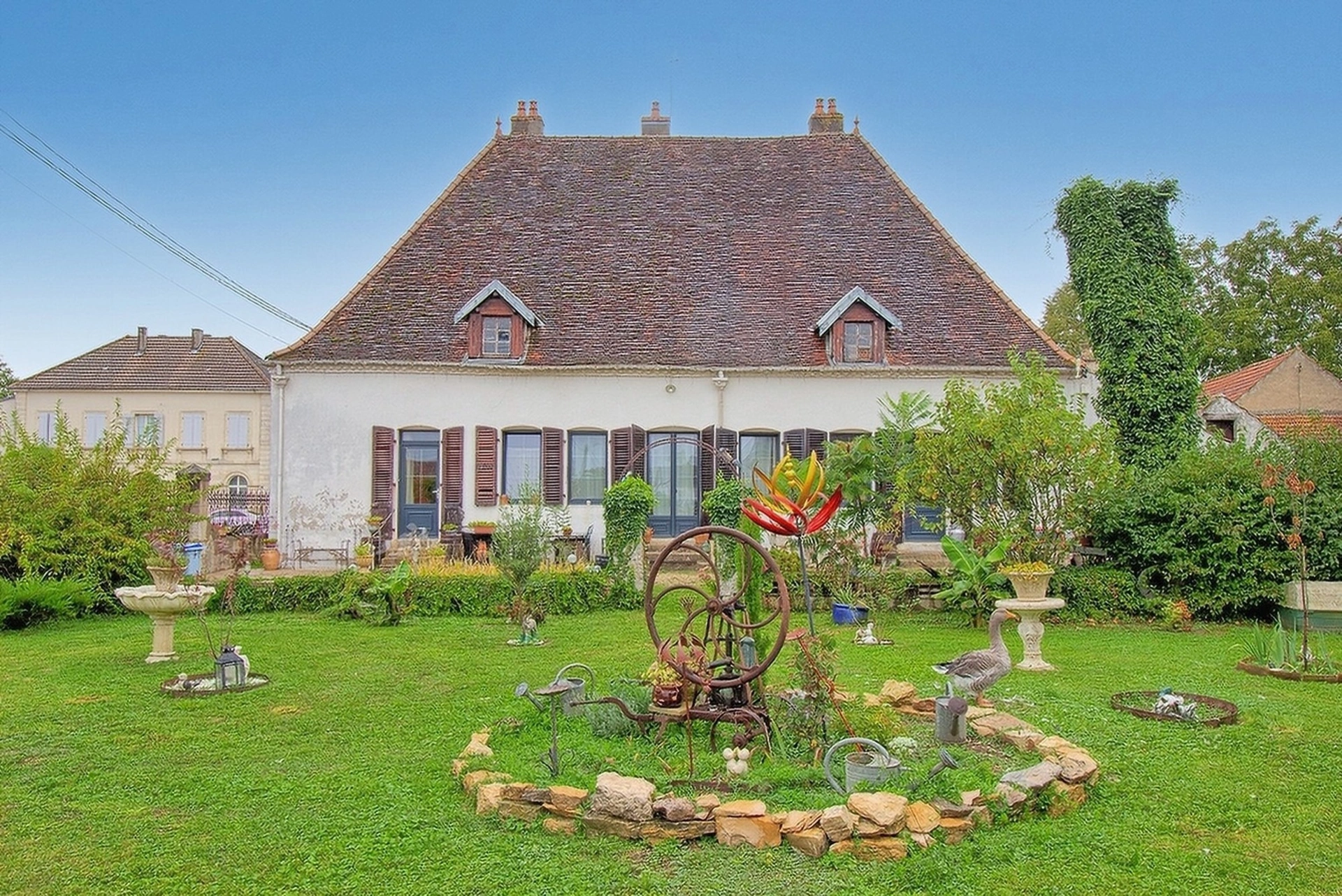 Maison 9 pièces 205 m² · à Tavaux · 205 m² · 200 000 €