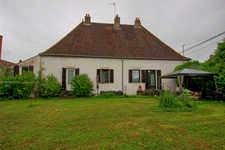 Maison de caractère du XVIIIᵉ siècle à Chemin – Charme et Authenticité 