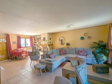 House for Sale (110 m²) – 6 Rooms – Located in Méaudre (38) – Set on 1,840 m² of Land – 3 Bedrooms + Duplex Apartment (26 m²) with Terrace – Garage Included