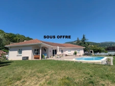 Maison à vendre  6 pièces  (38) Tullins - Maison de plain-pied de 153 m², 4 chambres, piscine, sur 2200 m² de terrain plat, superbe vue degagée