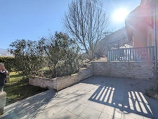 Maison individuelle à vendre - CRAS -  Proche Tullins. 3 chambres + bureau + local indépendant sur 1400 m² de terrain 