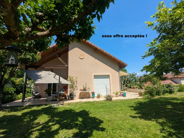 Maison individuelle à vendre - CRAS -  Proche Tullins. 3 chambres + bureau + local indépendant sur 1400 m² de terrain 
