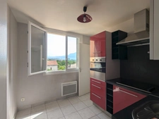 Appartement à vendre 4 pièces TULLINS (38) -  62.79 m² - Dernier étage - 2 chambres- 2 caves et stationnement au bas de l'immeuble