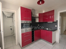 Appartement à vendre 4 pièces TULLINS (38) -  62.79 m² - Dernier étage - 2 chambres- 2 caves et stationnement au bas de l'immeuble