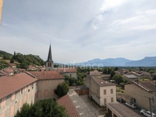 Appartement à vendre 4 pièces TULLINS (38) -  62.79 m² - Dernier étage - 2 chambres- 2 caves et stationnement au bas de l'immeuble