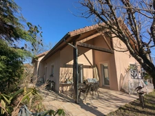 Maison individuelle à vendre - CRAS -  Proche Tullins. 3 chambres + bureau + local indépendant sur 1400 m² de terrain 