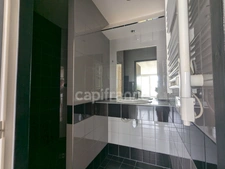 Appartement à vendre 4 pièces TULLINS (38) -  62.79 m² - Dernier étage - 2 chambres- 2 caves et stationnement au bas de l'immeuble
