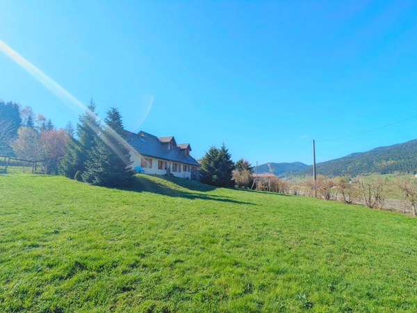 Maison familiale de 136 m² sur 1800 m² de terrain avec appartement indépendant – Méaudre – Massif du Vercors