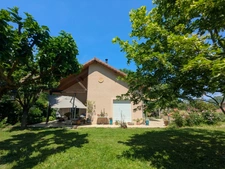 Maison individuelle à vendre - CRAS -  Proche Tullins. 3 chambres + bureau + local indépendant sur 1400 m² de terrain 