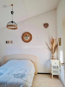 House for sale in LOMBEZ (32) with 5 rooms and swimming pool
