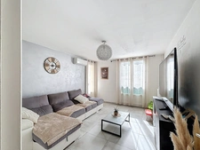 Marseille 10ᵉ - Quartier Saint-Tronc- Type 4 avec balcon, loggia et cave  
