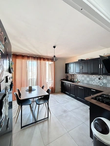 Marseille 10ᵉ - Quartier Saint-Tronc- Type 4 avec balcon, loggia et cave  
