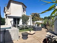 Maison de ville avec terrasse plein Sud, garage et très belles prestations – Marseille 12e / Montolivet