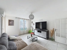 Marseille 10ᵉ - Quartier Saint-Tronc- Type 4 avec balcon, loggia et cave  