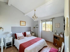13012 Marseille à Montolivet – Maison surélevée sur garage, avec 3 chambres, terrasse plein Sud et DPE B