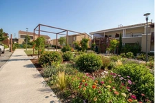 ROBION (84440) – Rare à la vente : Maison de plain-pied avec jardin, terrasse et 2 parkings au cœur du Luberon - 235.000 €
