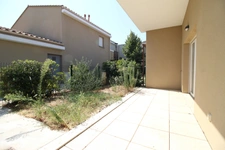 ROBION (84440) – Rare à la vente : Maison de plain-pied avec jardin, terrasse et 2 parkings au cœur du Luberon - 235.000 €